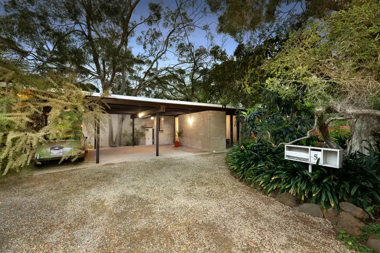 5 Crown Road, Ivanhoe VIC 3079