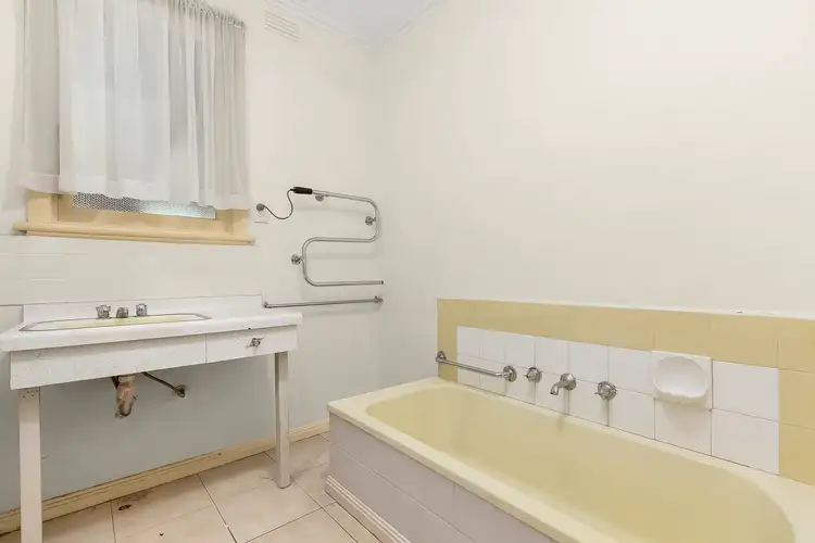 Fourth view of Homely house listing, 2 Alberta Avenue, Box Hill North VIC 3129