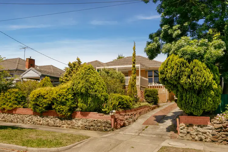 Fifth view of Homely house listing, 2 Alberta Avenue, Box Hill North VIC 3129