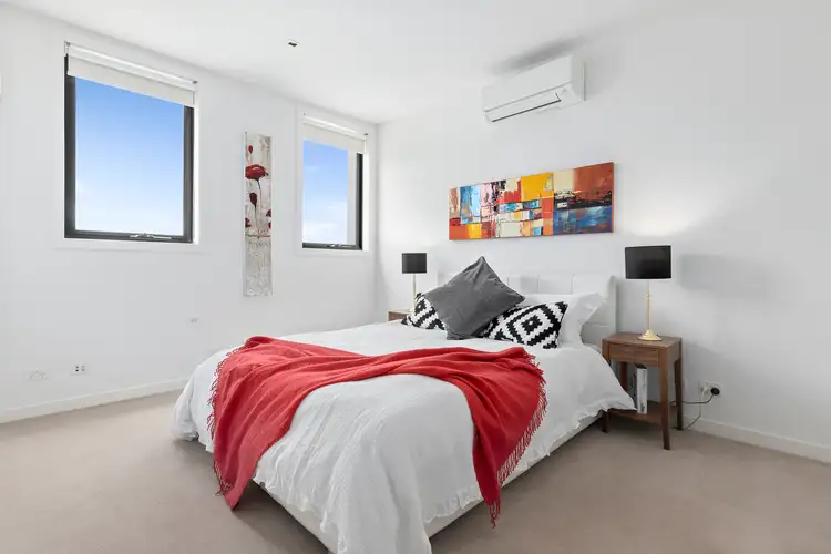 Second view of Homely house listing, 10 Oak Terrace, Wheelers Hill VIC 3150
