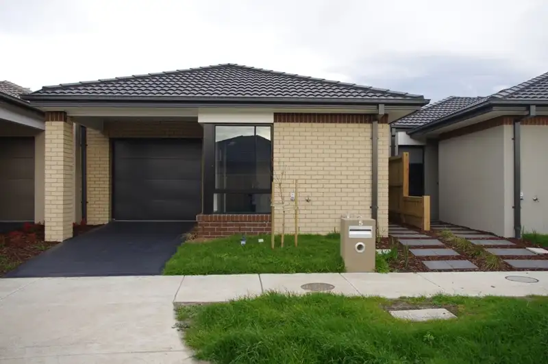 Main view of Homely house listing, 5 Medallion Ave, Beveridge VIC 3753