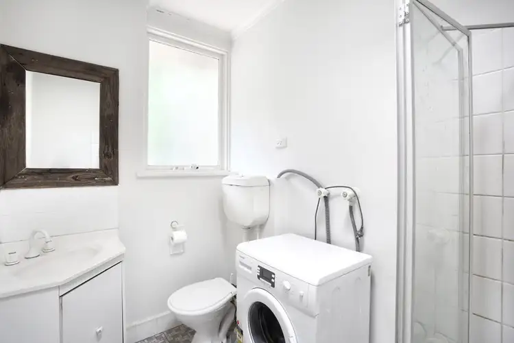 Fifth view of Homely apartment listing, 8/244 Barkly Street, St Kilda VIC 3182
