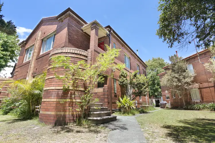 Main view of Homely unit listing, 2/3 Todman Avenue, Kensington NSW 2033