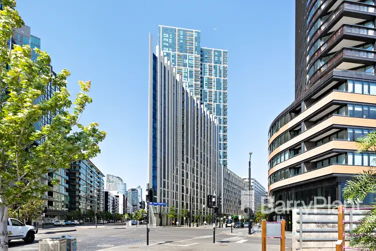 2202E/888 Collins Street, Docklands VIC 3008