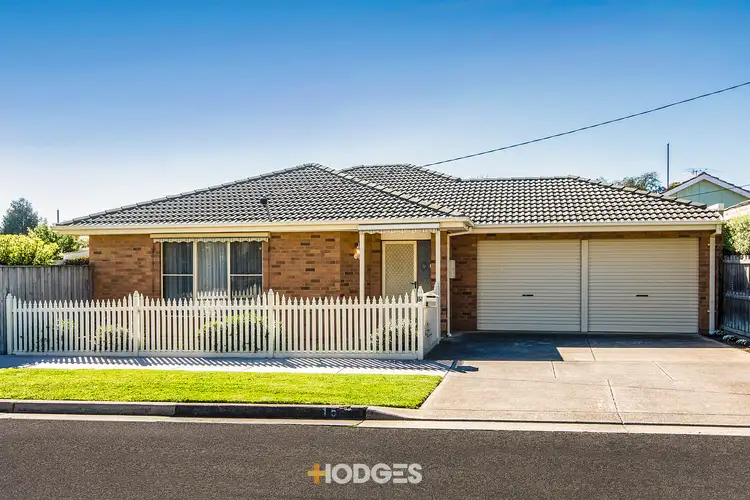 15 Larcombe Street, Highton VIC 3216