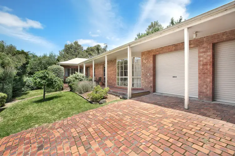 9 Royston Avenue, Berwick VIC 3806