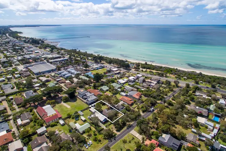 10 Government Road, Rye VIC 3941
