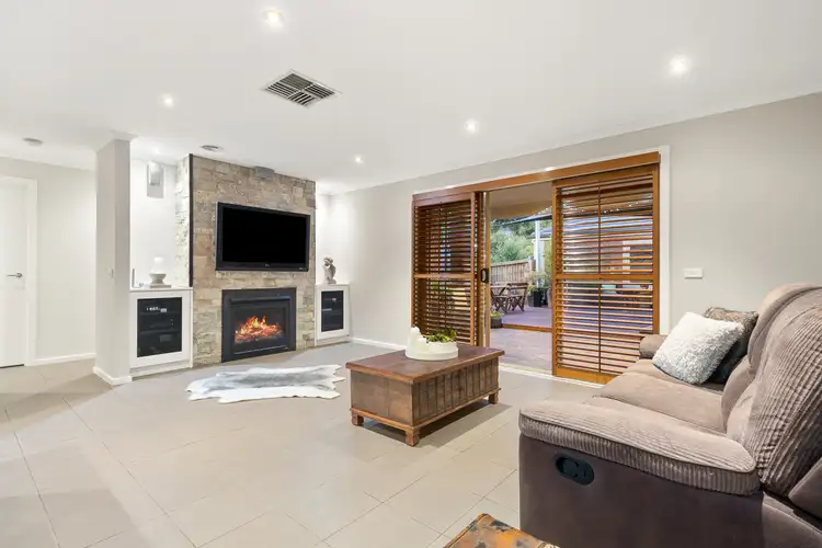 1 Montsalvat Street, Doreen VIC 3754