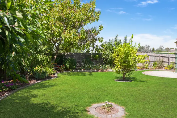 Fifth view of Homely house listing, 7 Nicola Court, Pakenham VIC 3810