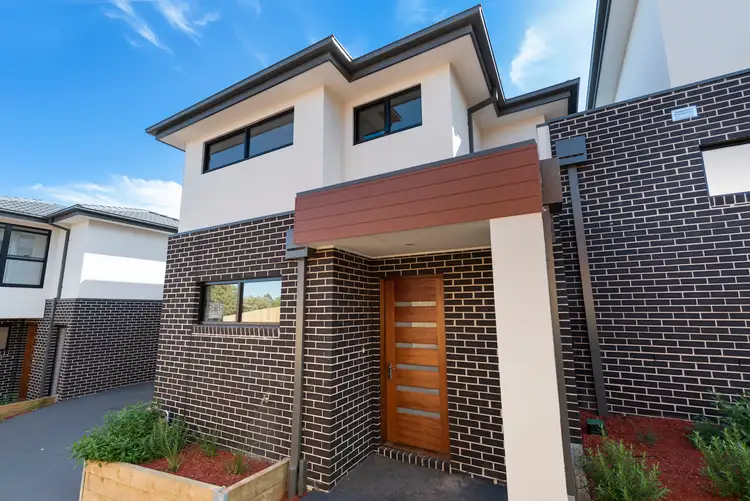 2/14 Carawatha Road, Doncaster VIC 3108