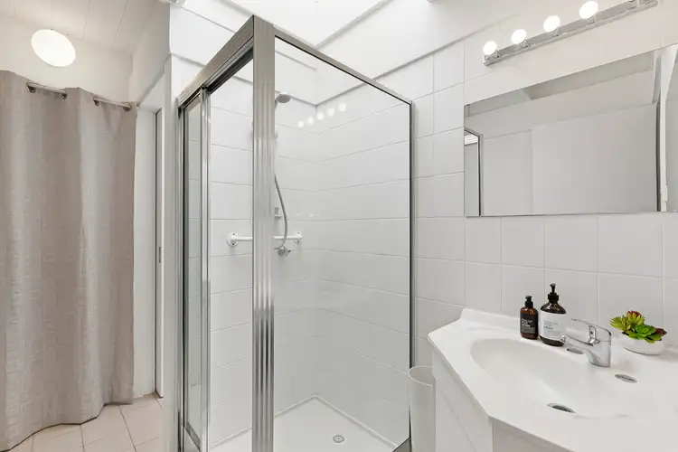 Fifth view of Homely unit listing, 3/163 Mount Eliza Way, Mount Eliza VIC 3930