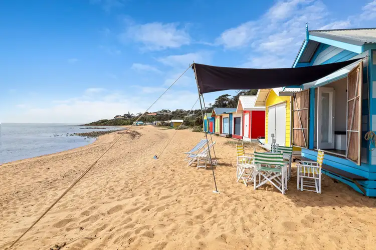 Beach Box 7 Earimil Beach, Mount Eliza VIC 3930