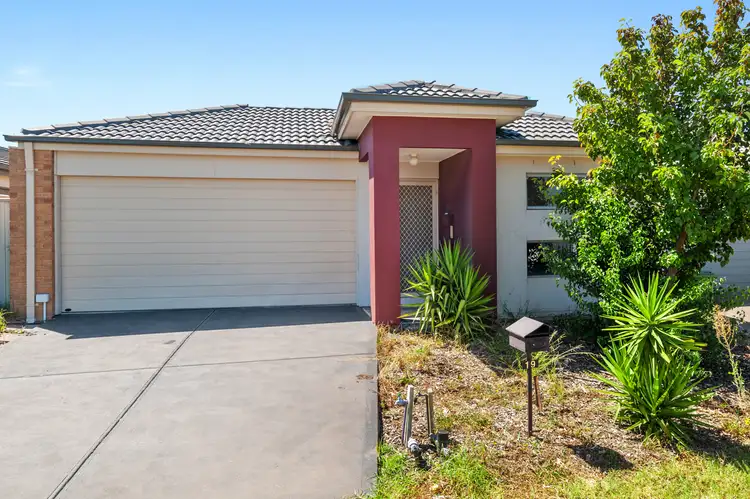 19 Bavaria Lane, Pakenham VIC 3810
