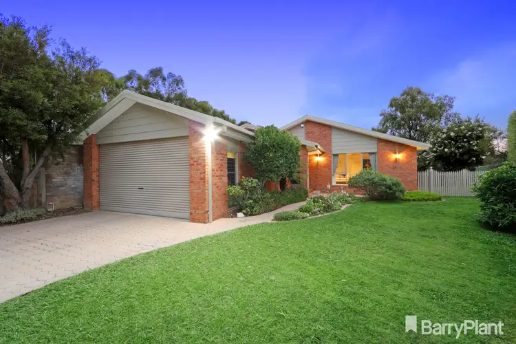 17 Cutler Close, Ferntree Gully VIC 3156