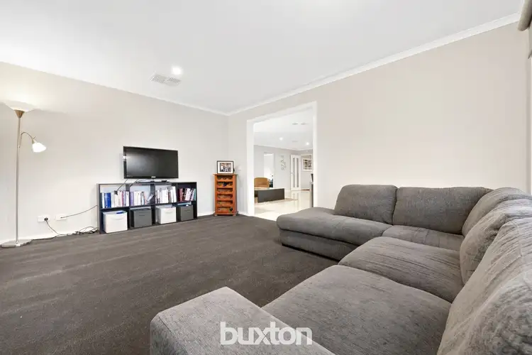 Fifth view of Homely house listing, 10 Pages Court, Mount Clear VIC 3350