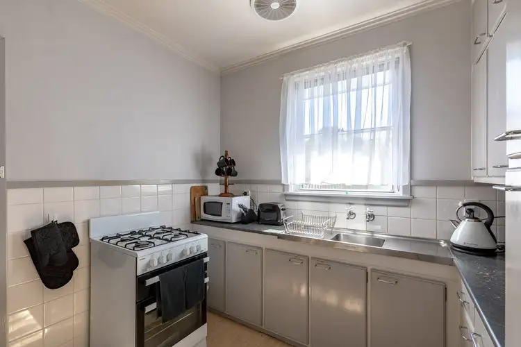Fifth view of Homely house listing, 10 Hyland Court, Sale VIC 3850