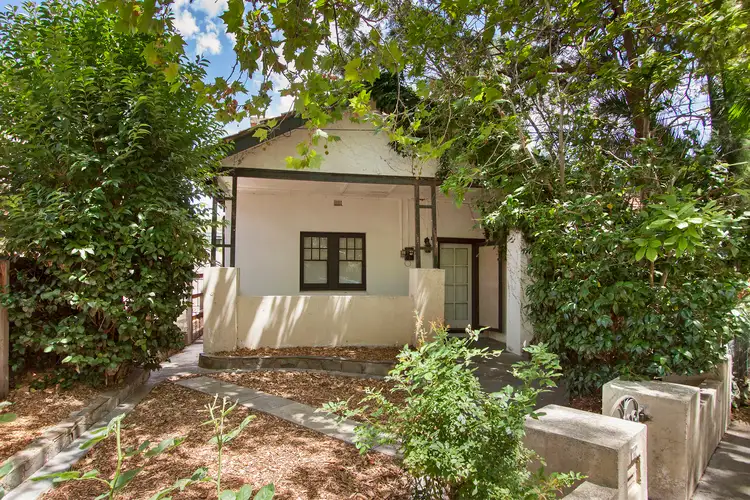 8 Goldsmith Street, Elwood VIC 3184