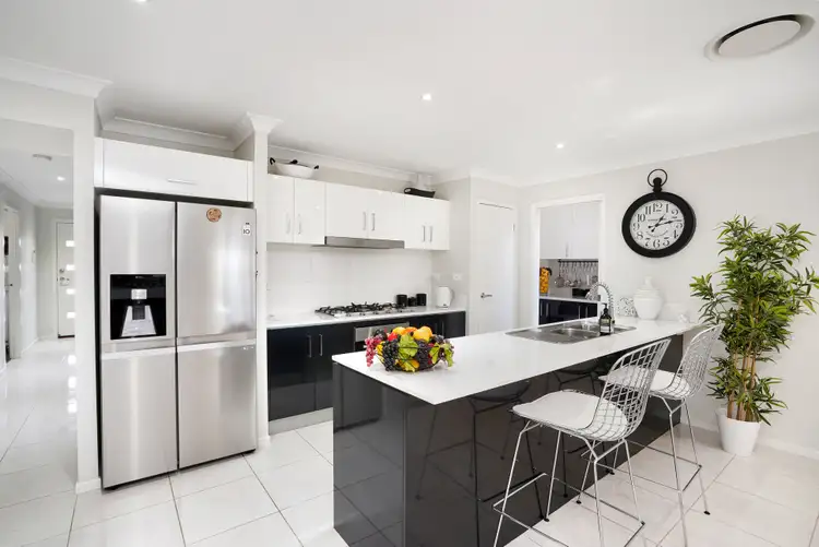 18 Hassall Way, Glenmore Park NSW 2745