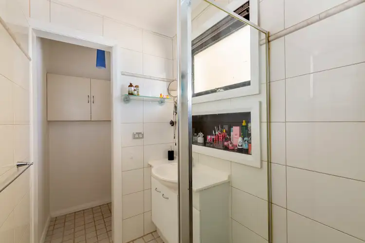 Fifth view of Homely flat listing, 8/6 Francis Grove, Thornbury VIC 3071