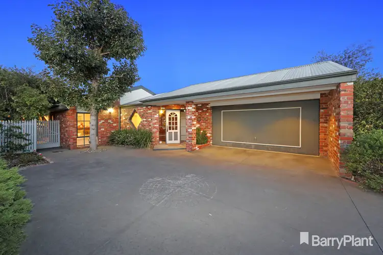 17 St John Place, Rowville VIC 3178