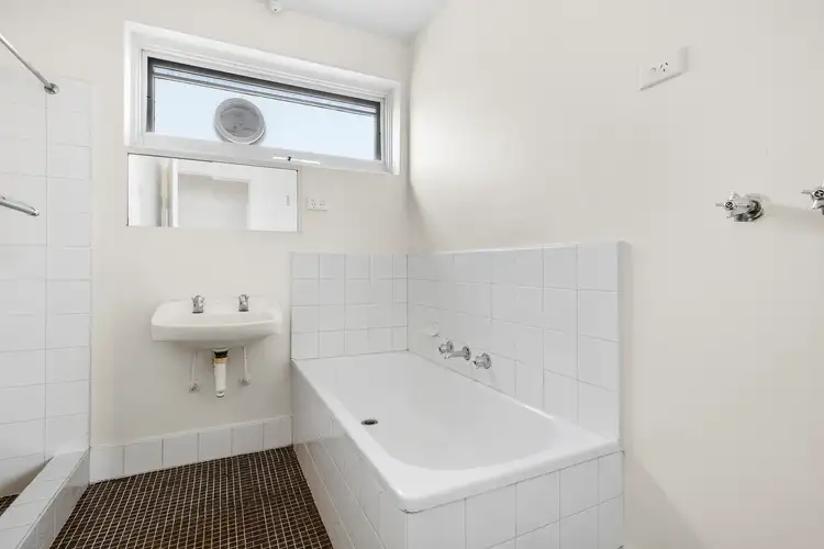 Fourth view of Homely apartment listing, 3/2 Alfriston Street, Elwood VIC 3184