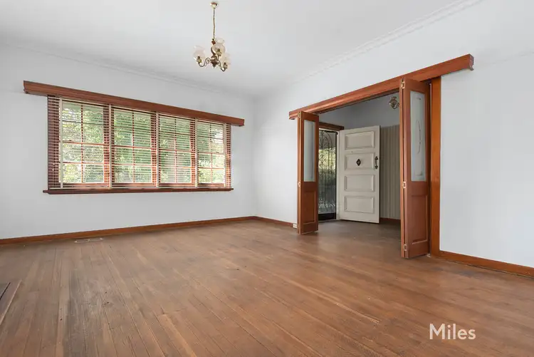 Second view of Homely house listing, 5 Leon Avenue, Rosanna VIC 3084