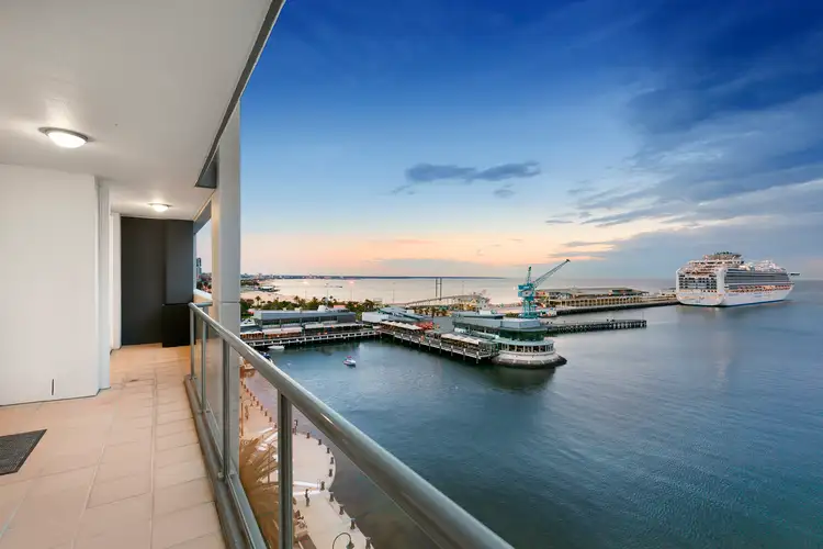 706/115 Beach Street, Port Melbourne VIC 3207