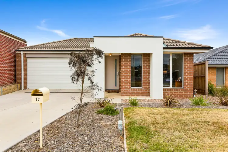 17 Ferlie Place, Doreen VIC 3754