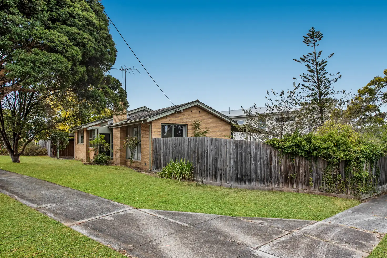 Main view of Homely house listing, 4 Wallabah Street, Mount Waverley VIC 3149