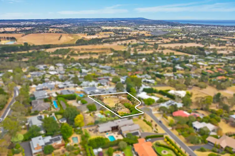 2/15 Brulu Close, Mount Eliza VIC 3930