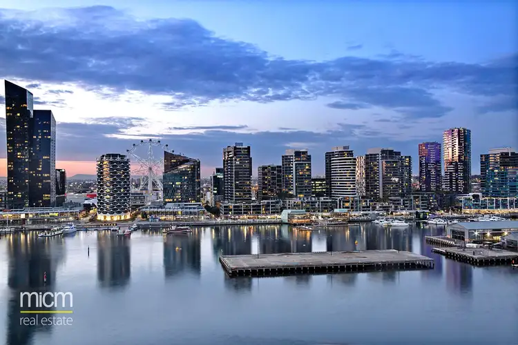 135/8 Waterside Place, Docklands VIC 3008