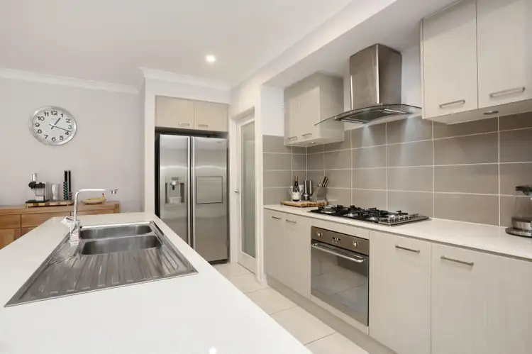 17 Culgoa Court, Wattle Grove NSW 2173