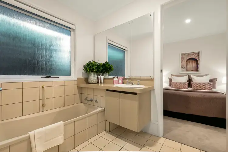 Sixth view of Homely house listing, 2/8 Benwerrin Road, Surrey Hills VIC 3127