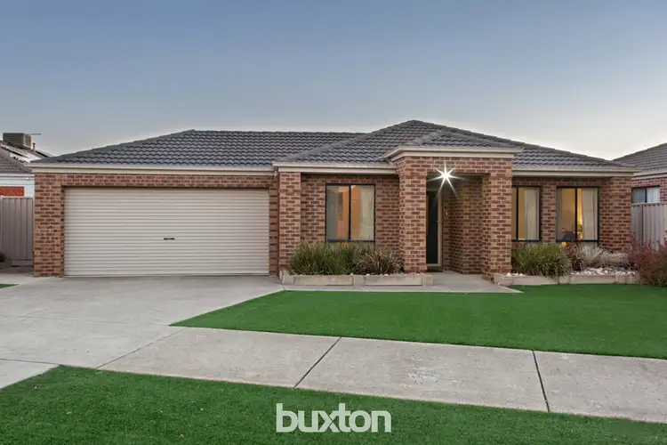 19 Menhennet Drive, Delacombe VIC 3356