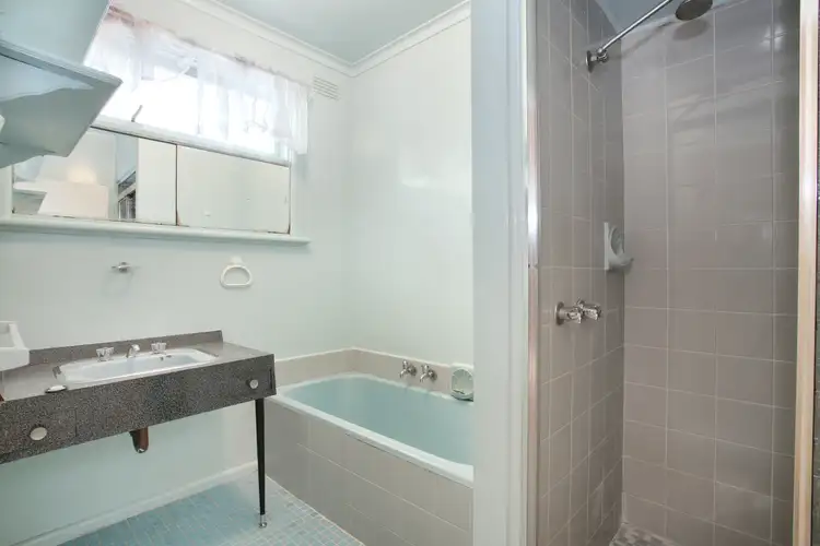 Sixth view of Homely house listing, 2 Rebecca Court, Bentleigh East VIC 3165