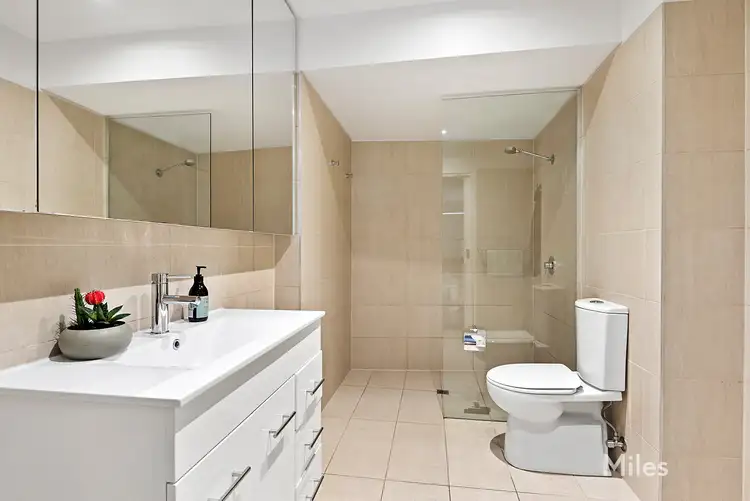 Sixth view of Homely townhouse listing, 3/18A Ivanhoe Parade, Ivanhoe VIC 3079