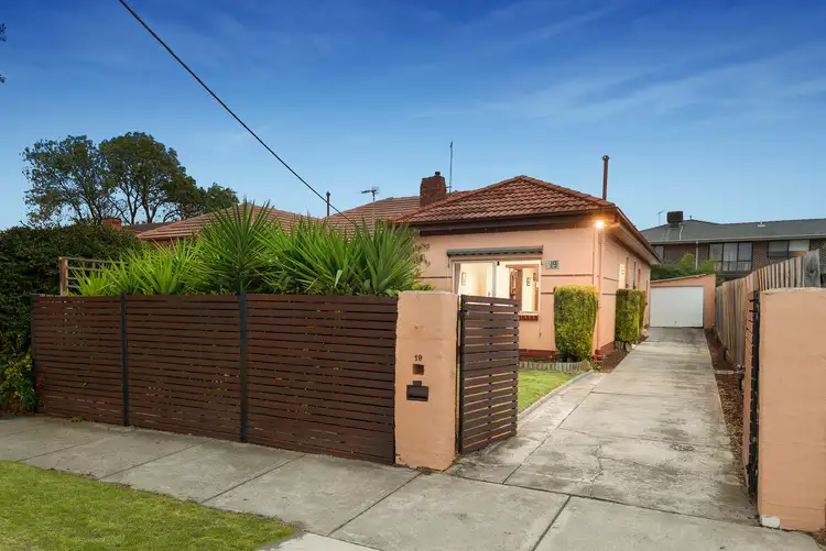 19 Sussex Road, Caulfield South VIC 3162
