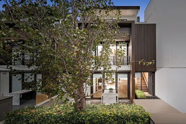 22 Pin Oak Court, Canterbury VIC 3126