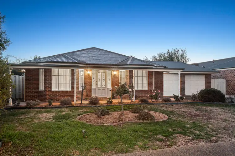 11 Oakridge  Street, Doreen VIC 3754