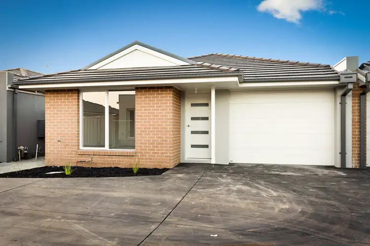 Main view of Homely unit listing, 3 Woodlet Place, Pakenham VIC 3810