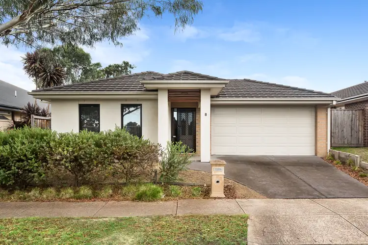 8 Walker Drive, Doreen VIC 3754