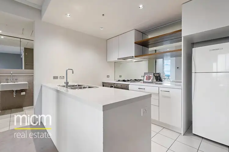 Fifth view of Homely apartment listing, 3702/1 Freshwater Place, Southbank VIC 3006