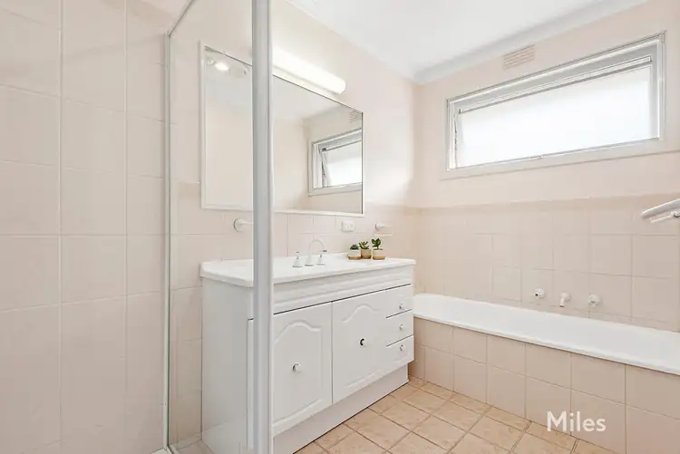 Fifth view of Homely house listing, 4 Crawley Court, Viewbank VIC 3084