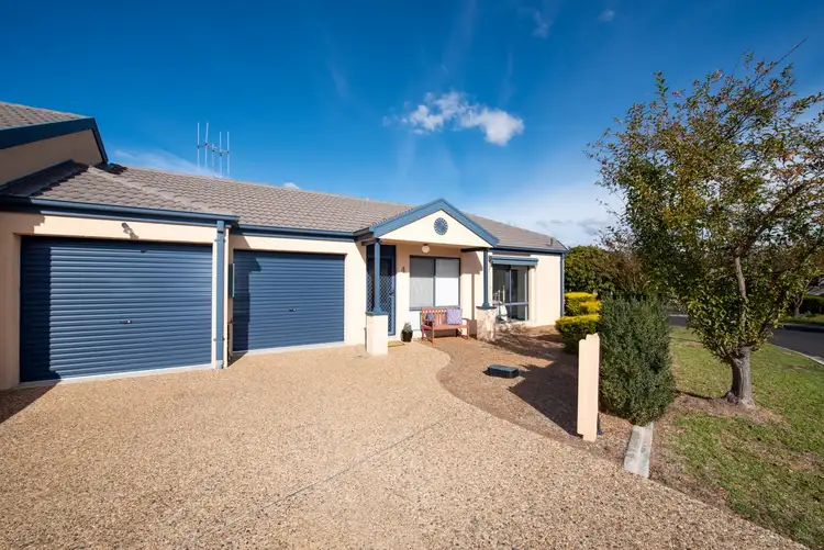 4 Palm Court, Jerrabomberra NSW 2619