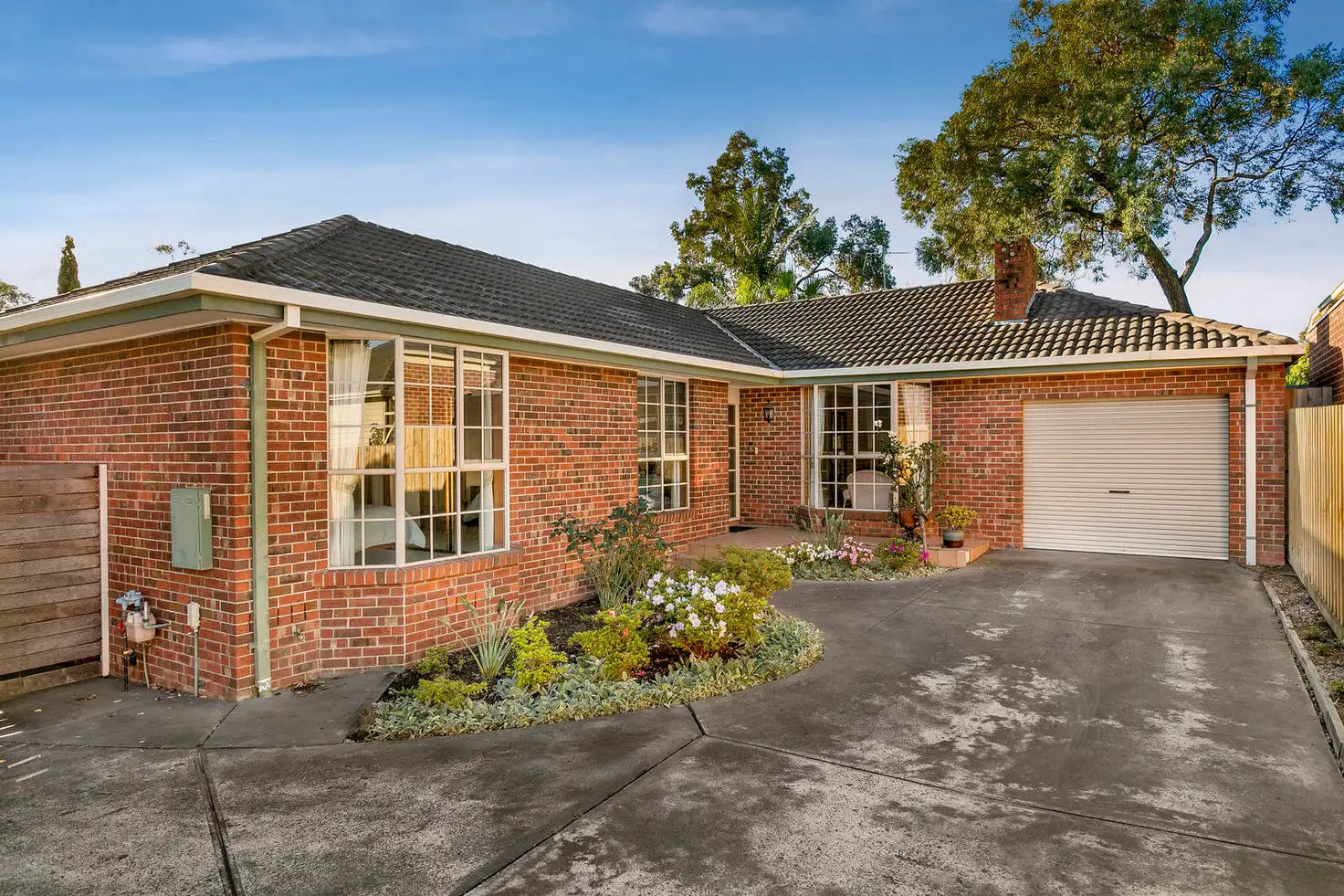Main view of Homely unit listing, 2/24 Oliver Street, Ringwood VIC 3134
