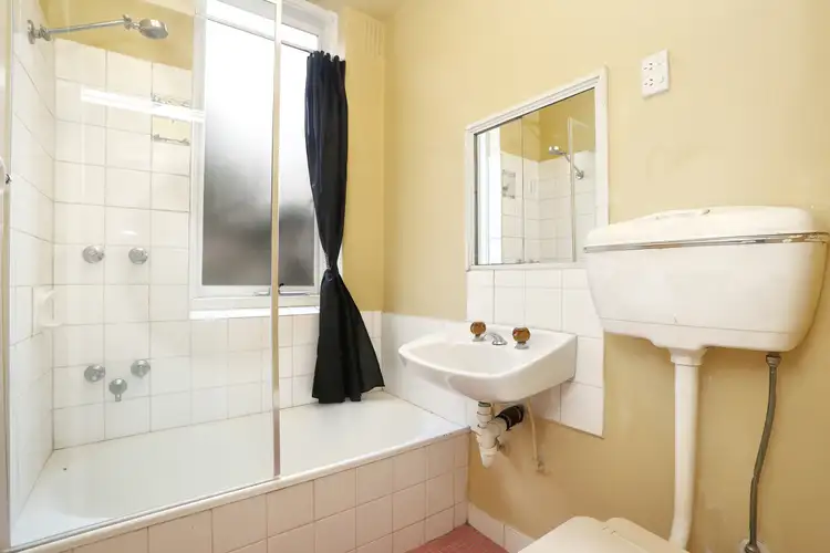 Sixth view of Homely apartment listing, 3/121 Gillies Street, Fairfield VIC 3078