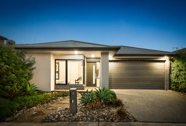 18 Sunstone  Boulevard, Doreen VIC 3754