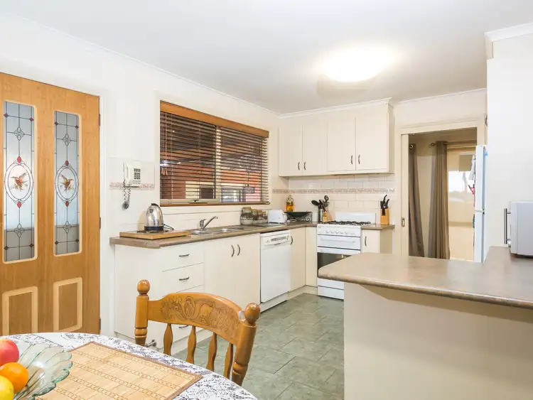 Fourth view of Homely house listing, 3 Oxford Court, Shepparton VIC 3630