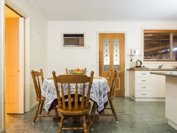 Fifth view of Homely house listing, 3 Oxford Court, Shepparton VIC 3630