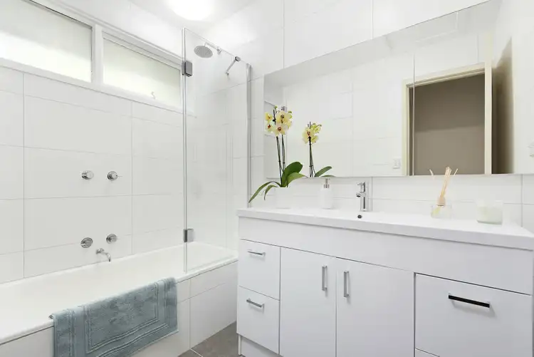 Sixth view of Homely house listing, 5 Foxglove Court, Viewbank VIC 3084